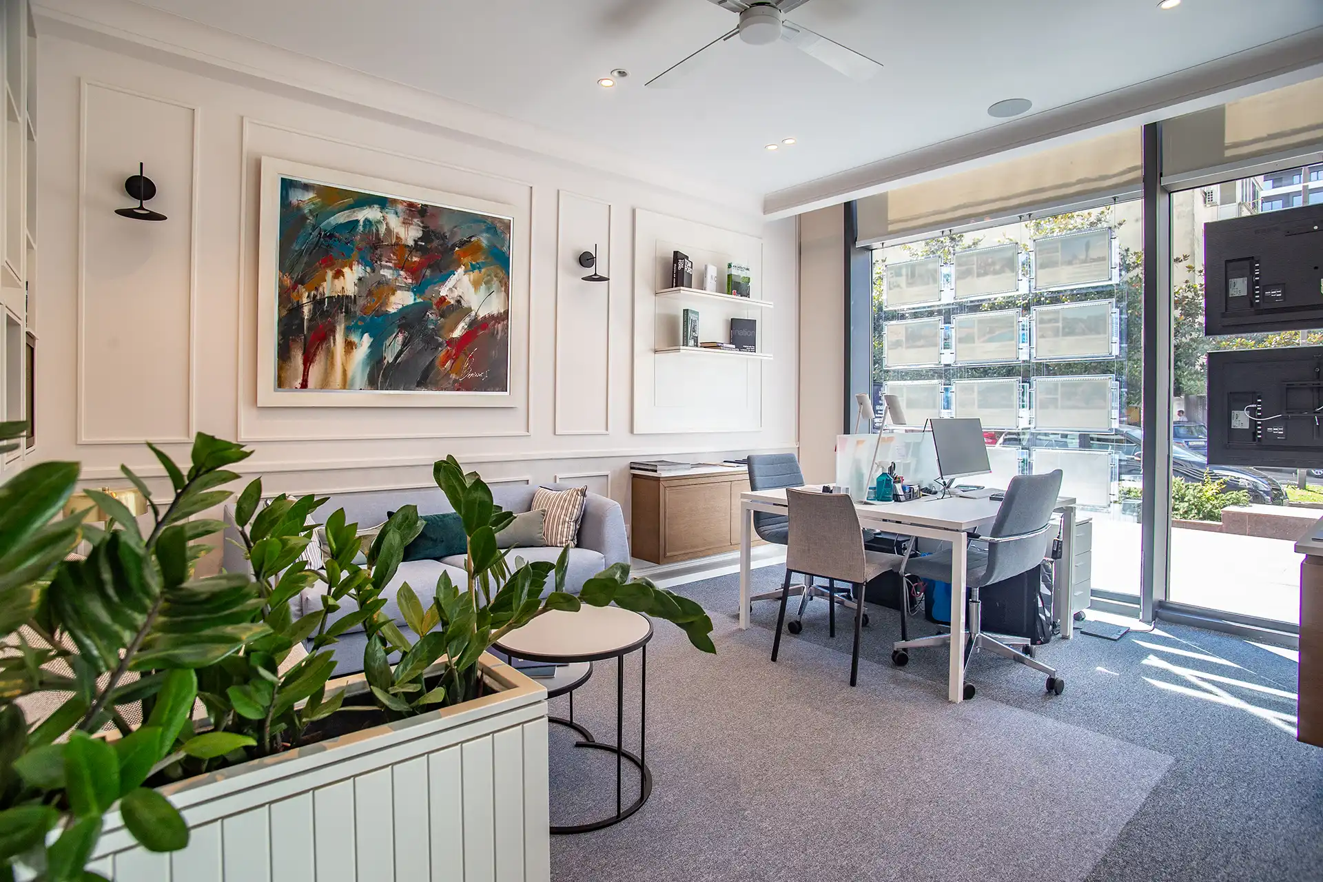 Loreana Design Real Estate Agency