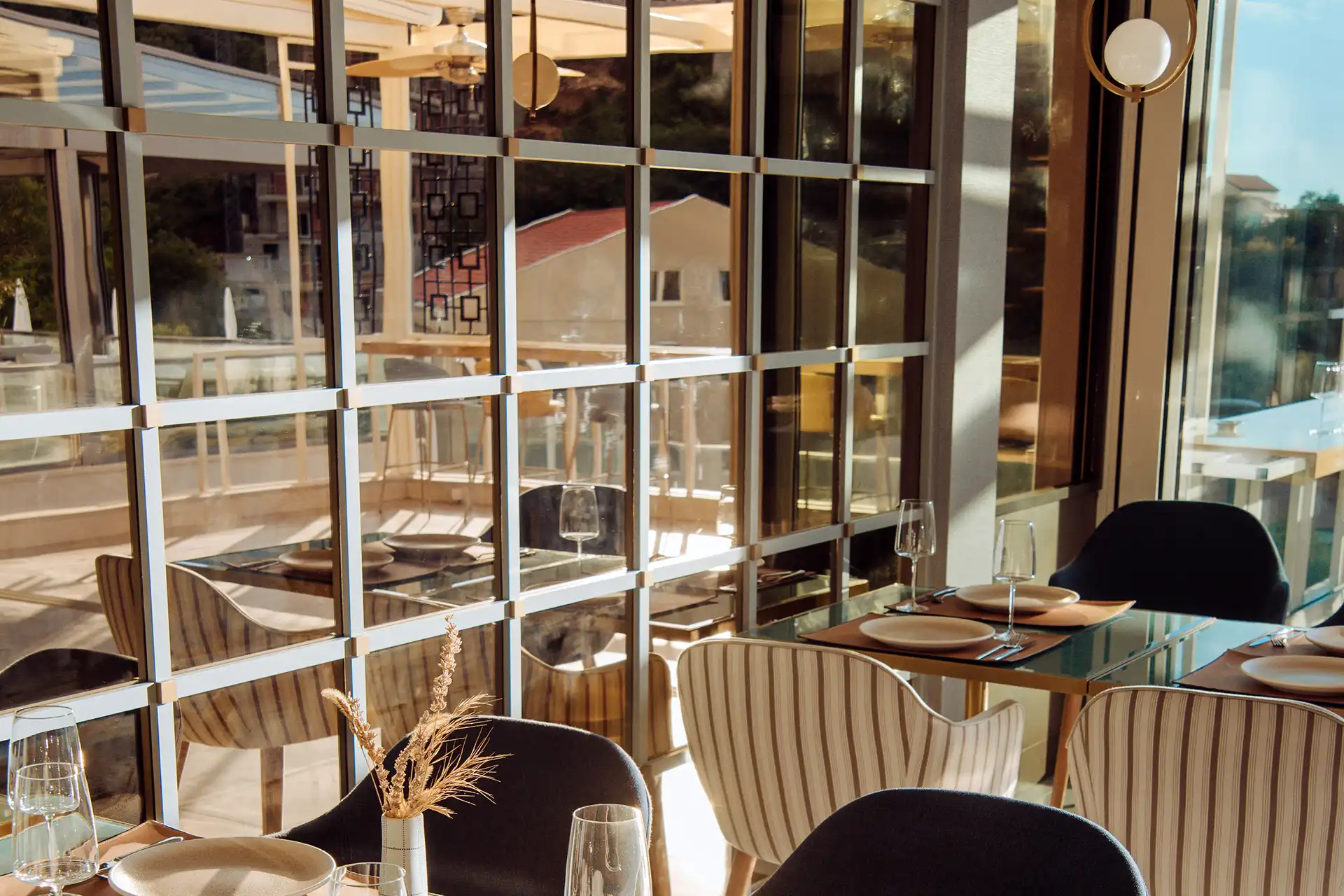 Loreana Design Two Captains